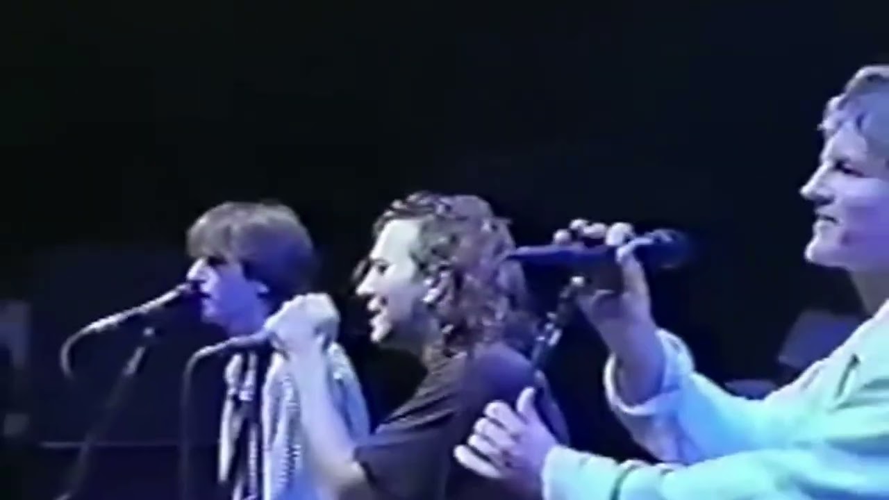 Eddie Vedder, Neil & Tim Finn - History Never Repeats - Auckland 1995