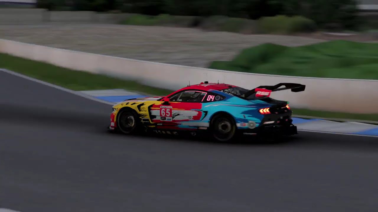 Season18bRound2Race1 - First lap fight for the GT3 lead