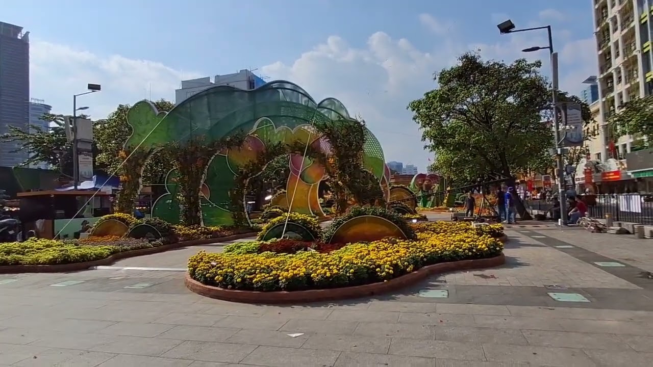 Đường hoa Nguyễn Huệ quận 1