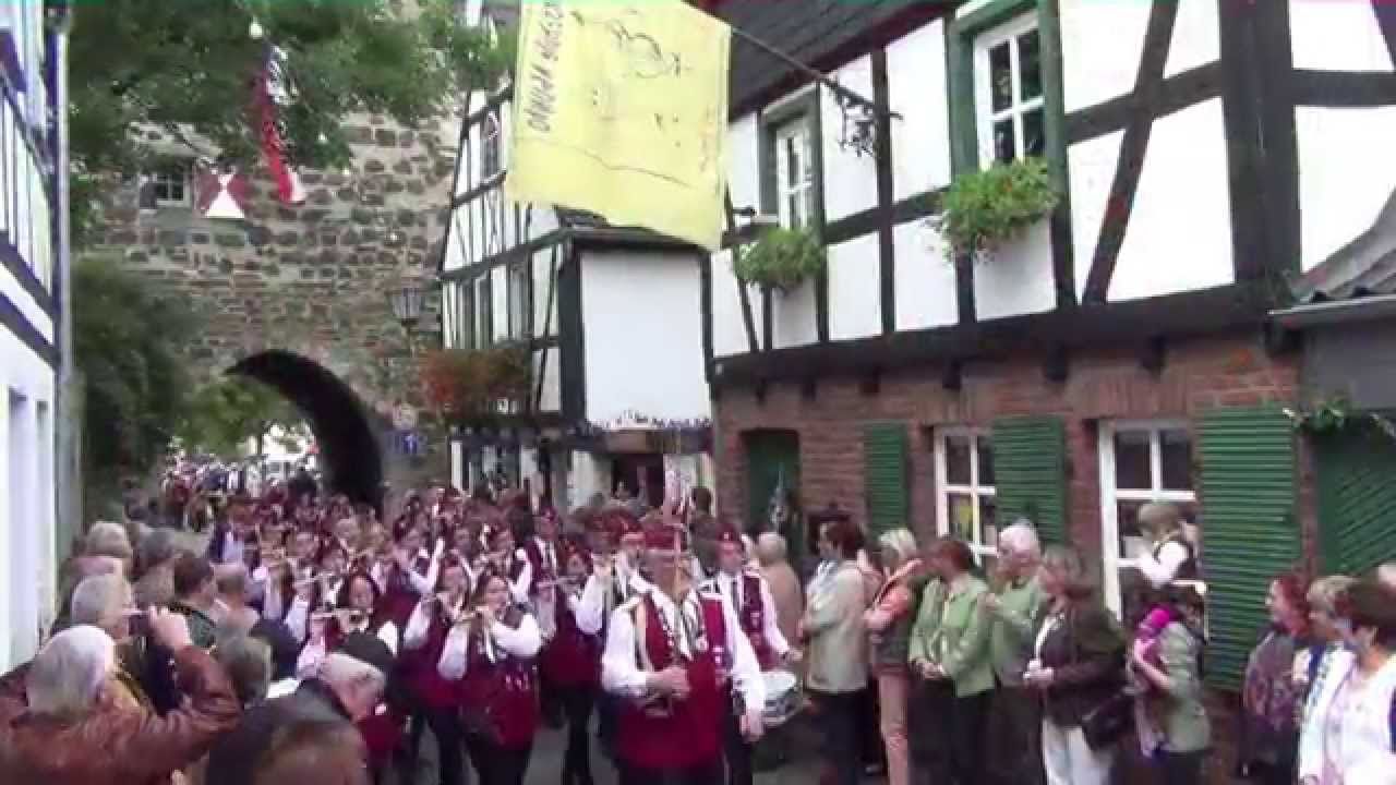 Herrlichkeit Erpel Blumencorso Weinfest