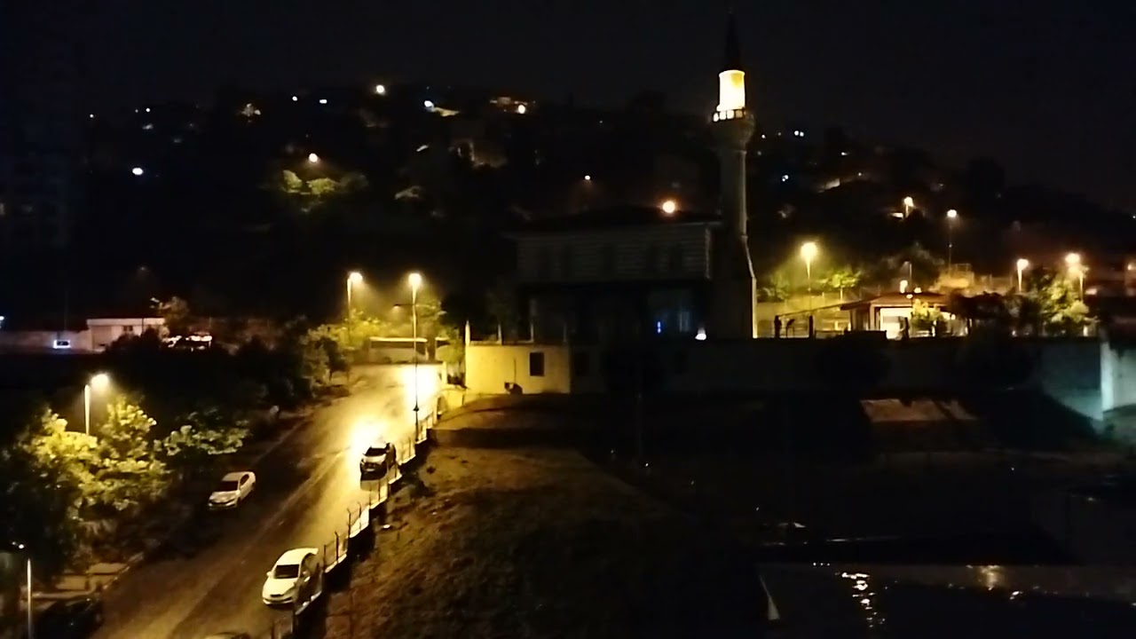 Hafız kerim ağcakaya'dan Saba makamı sabah ezanı ve yağmur sesi.