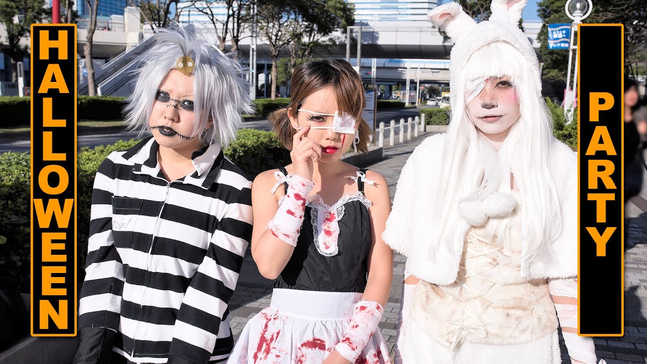 Halloween Costumes at VAMPS 