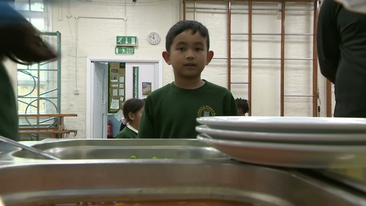 Schools report increase in applications for free school meals amid cost-of-living crisis | 5 News