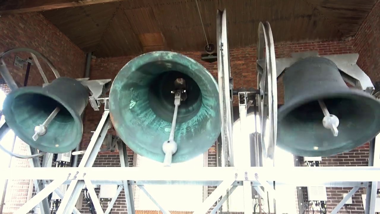 Spoordonk, H Bernadettekerk Kerkklokken Laatste Volgelui (Plenum)