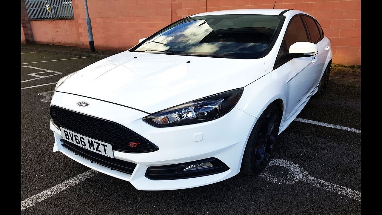 2017 FORD FOCUS ST 3 HOT HATCH REVIEW & DRIVE!