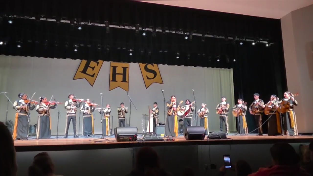 Edison High School's Mariachi de Oro performs ‘Amarga Navidad’