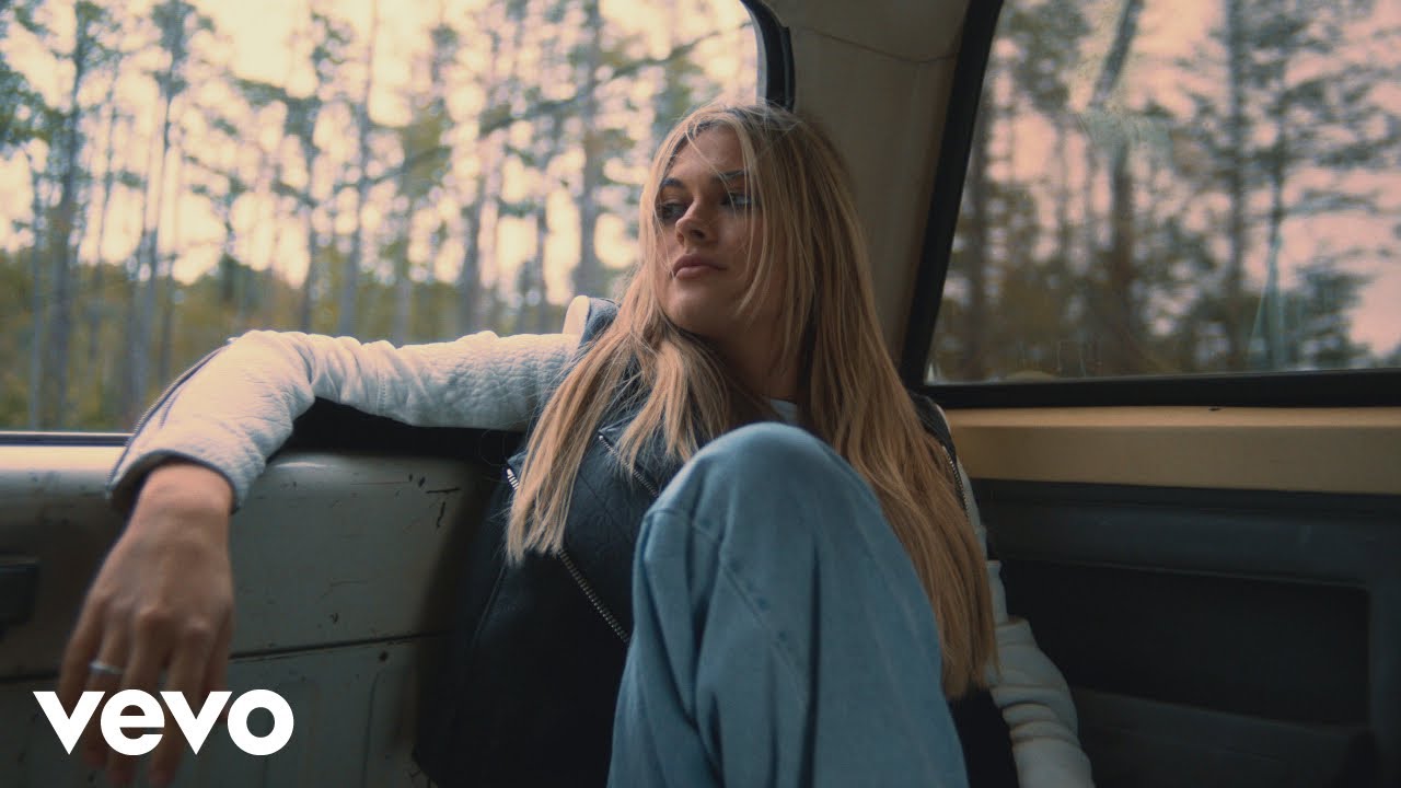 Alana Springsteen - black sheep