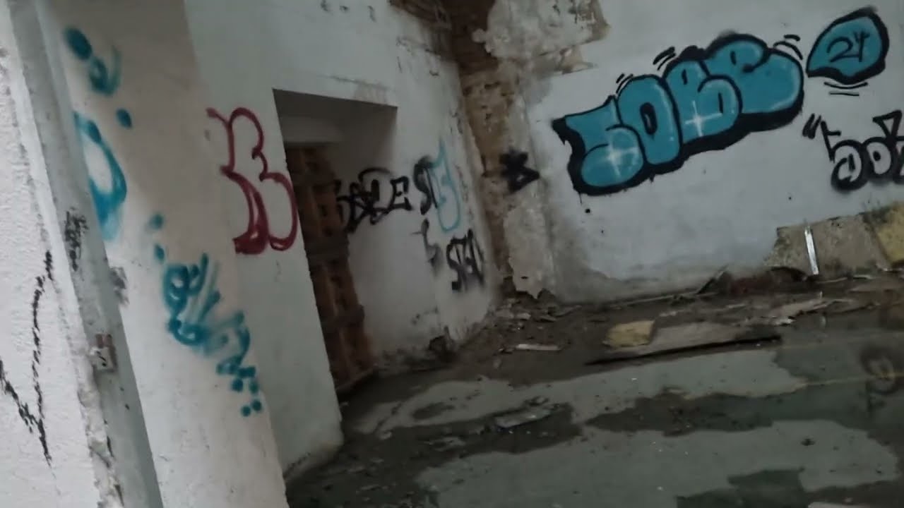 Exploring Abandonate bulding