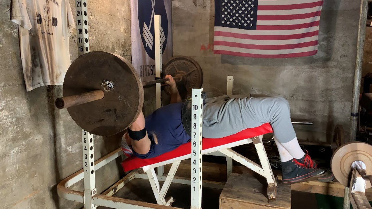NO DAYS OFF DAY 32 - RONNIE COLEMAN CHEST WORKOUT | MY SON HITS 275 LBS! #gym #motivation #chest