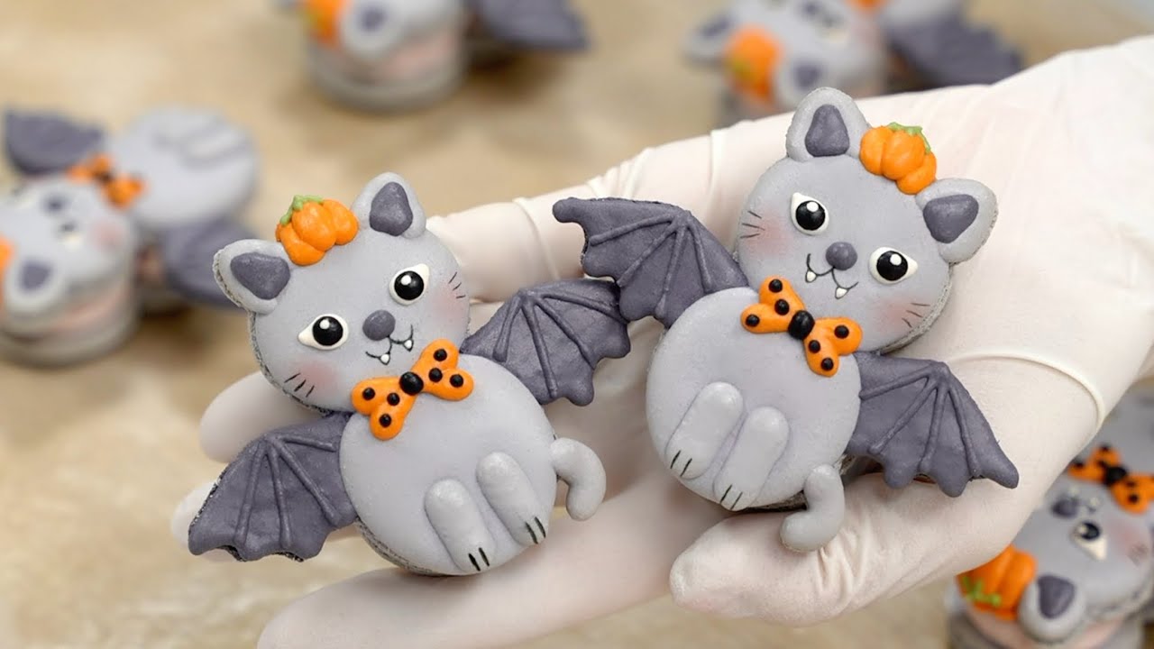 Bat or Cat Macarons?! Perfect Halloween Treats!