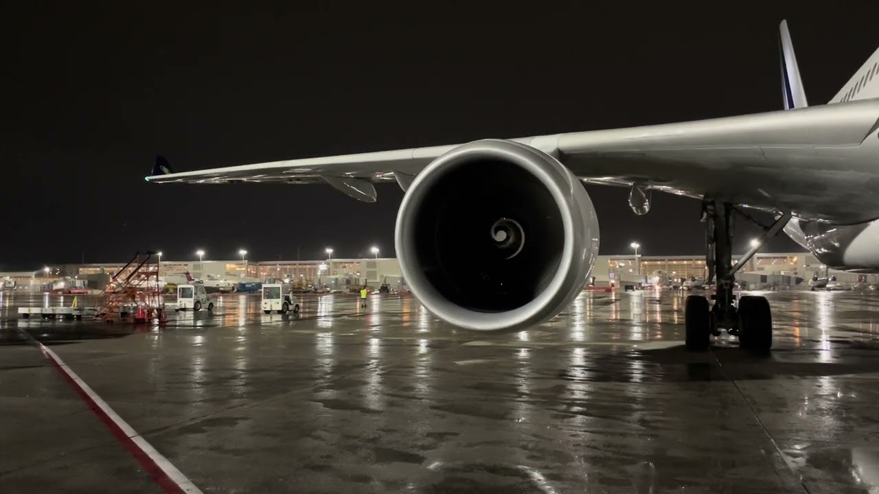 A330-203 engine start