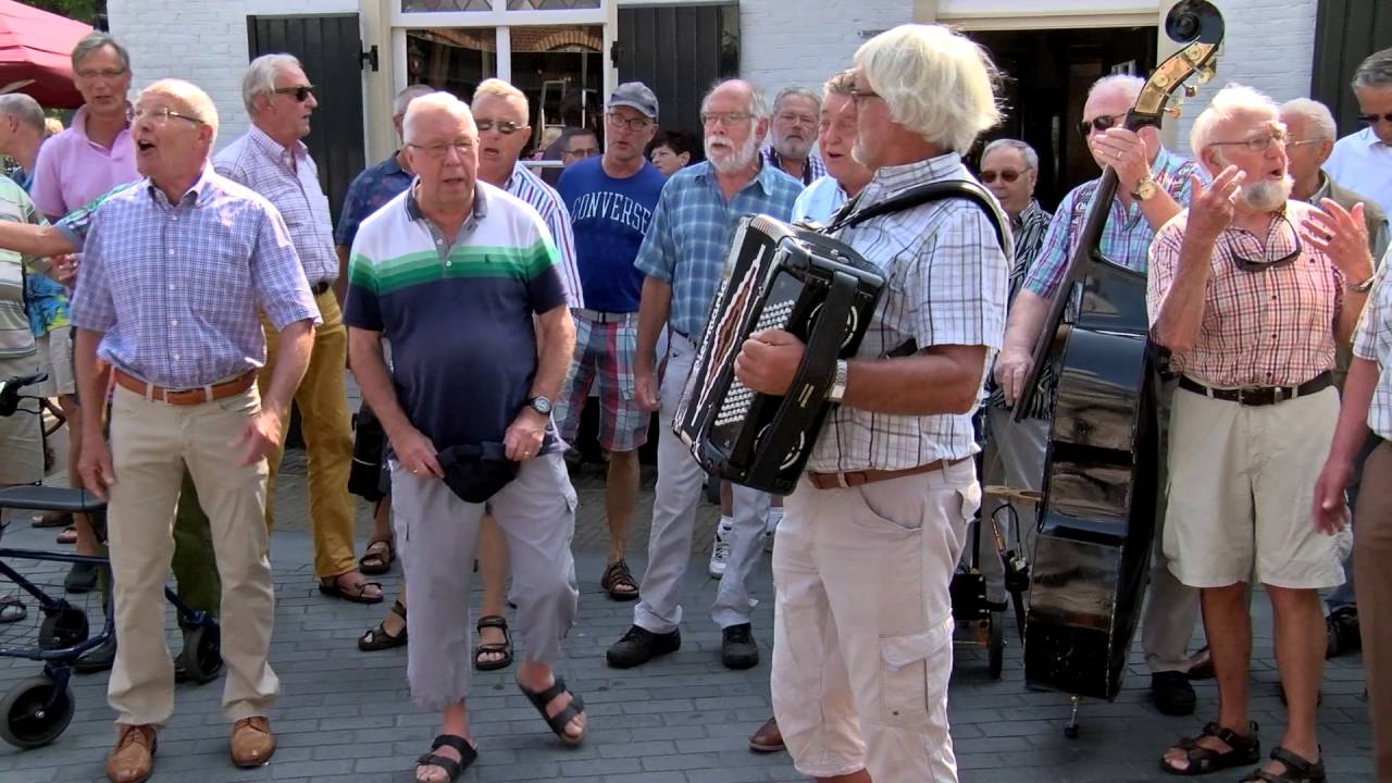 Flashmob Shantykoor HET ROER OM - OVM 21 juli 2017