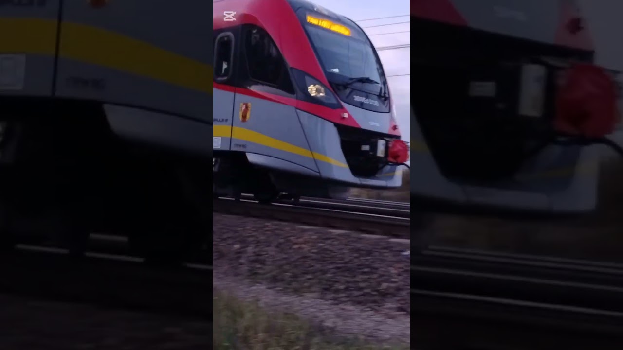 Pociągi na LK17 w Stronę Widzewa i Fabrycznej #viral #mikol #fypシ #shorts 