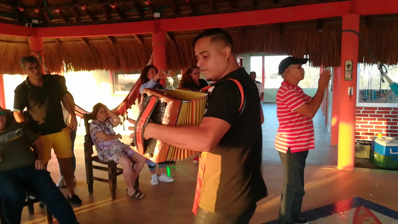El zorrillo y angel Vasquez PARRANDA TIPICA en Cartagena