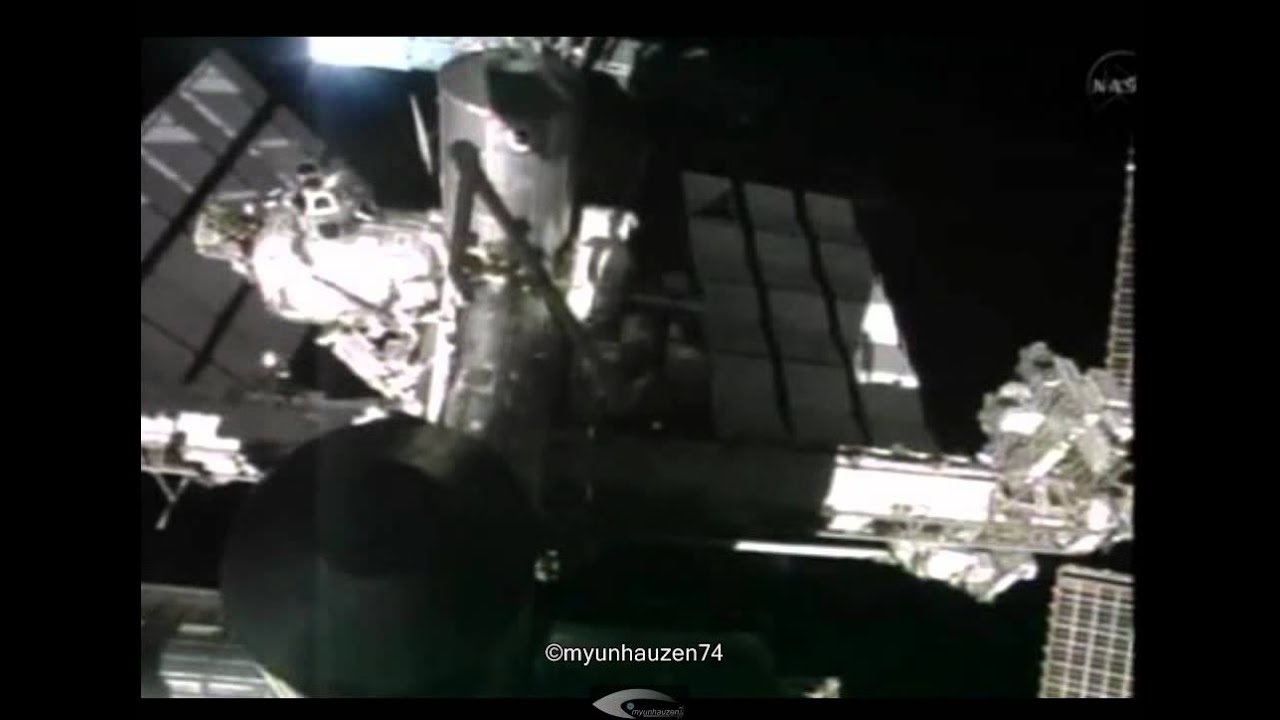 UFO near the ISS astronauts exit into open space July 12, 2011