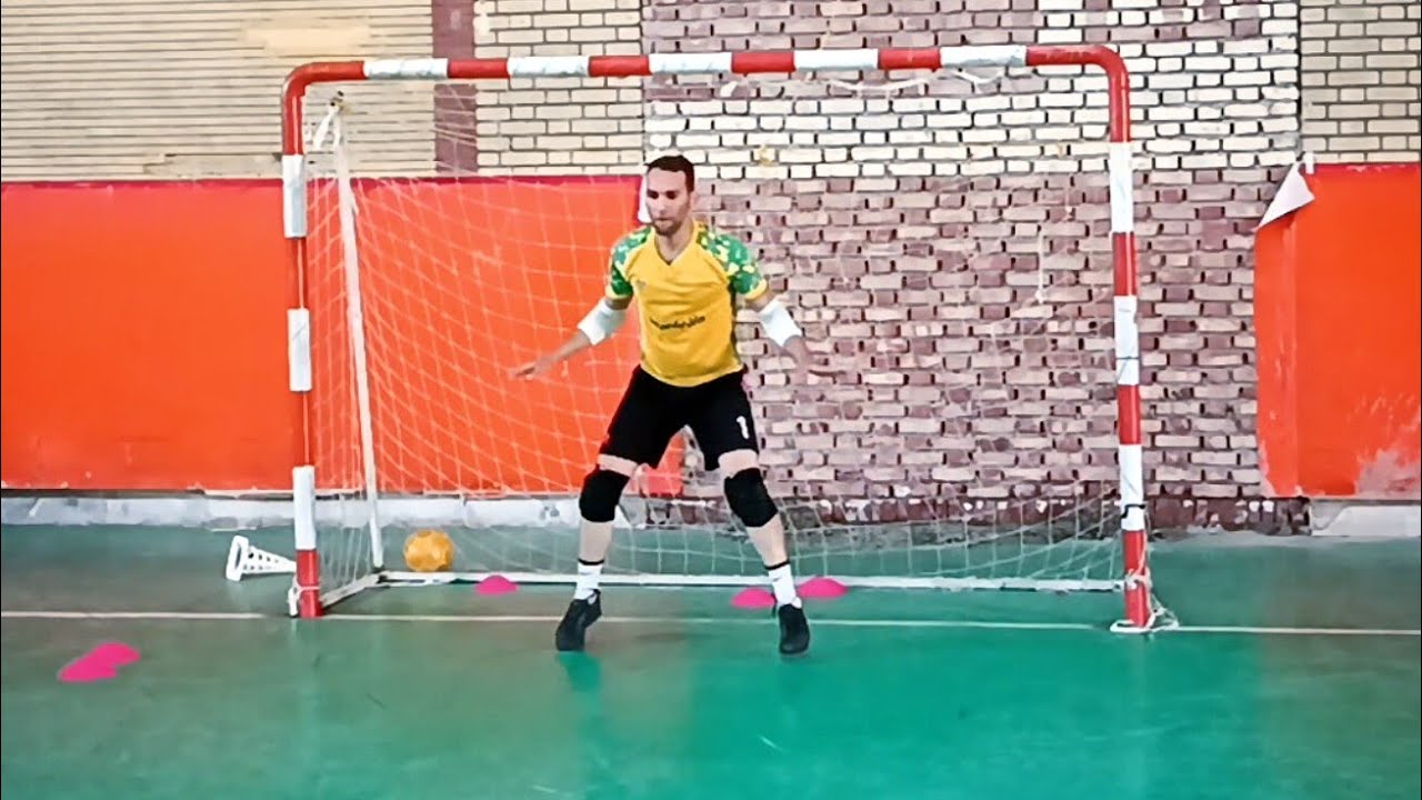 تمرینات دروازه بانی فوتسال🧤 | Futsal goalkeeper training
