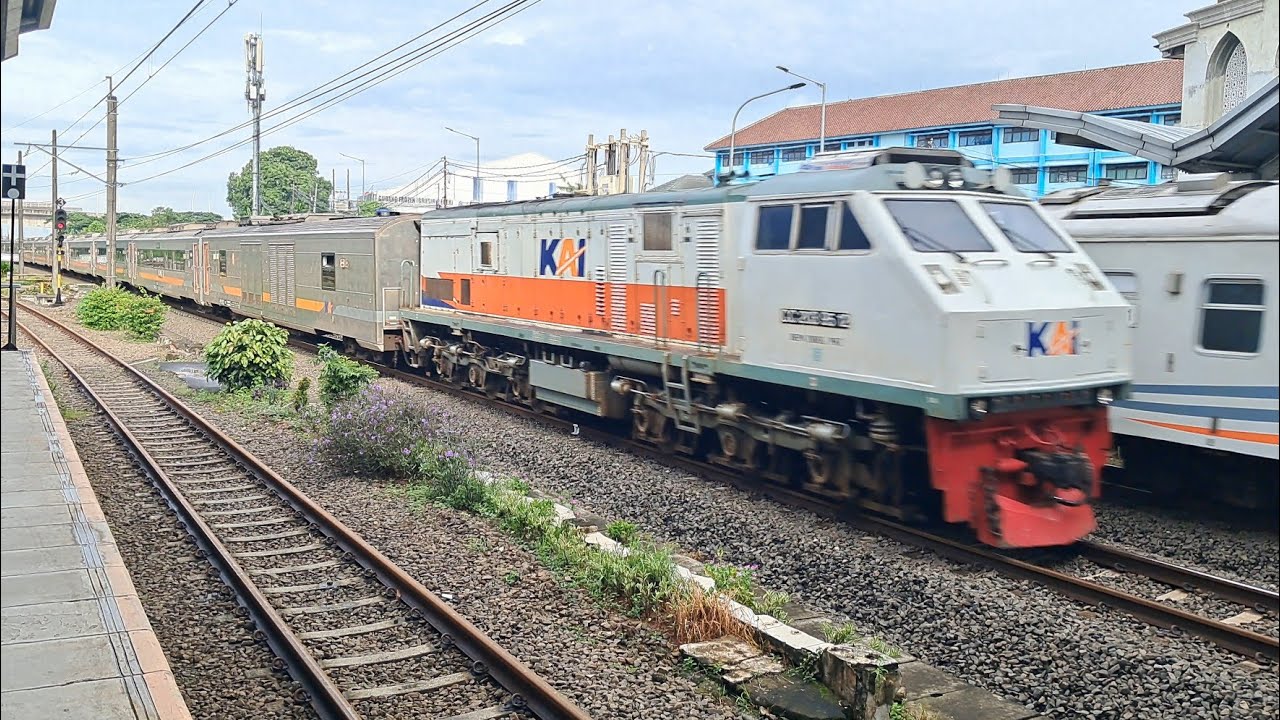 KUMPULAN KERETA API NGEBUT DI STASIUN CAKUNG (BAGIAN 6) | KA DHARMAWANGSA, CC 206, CC 203