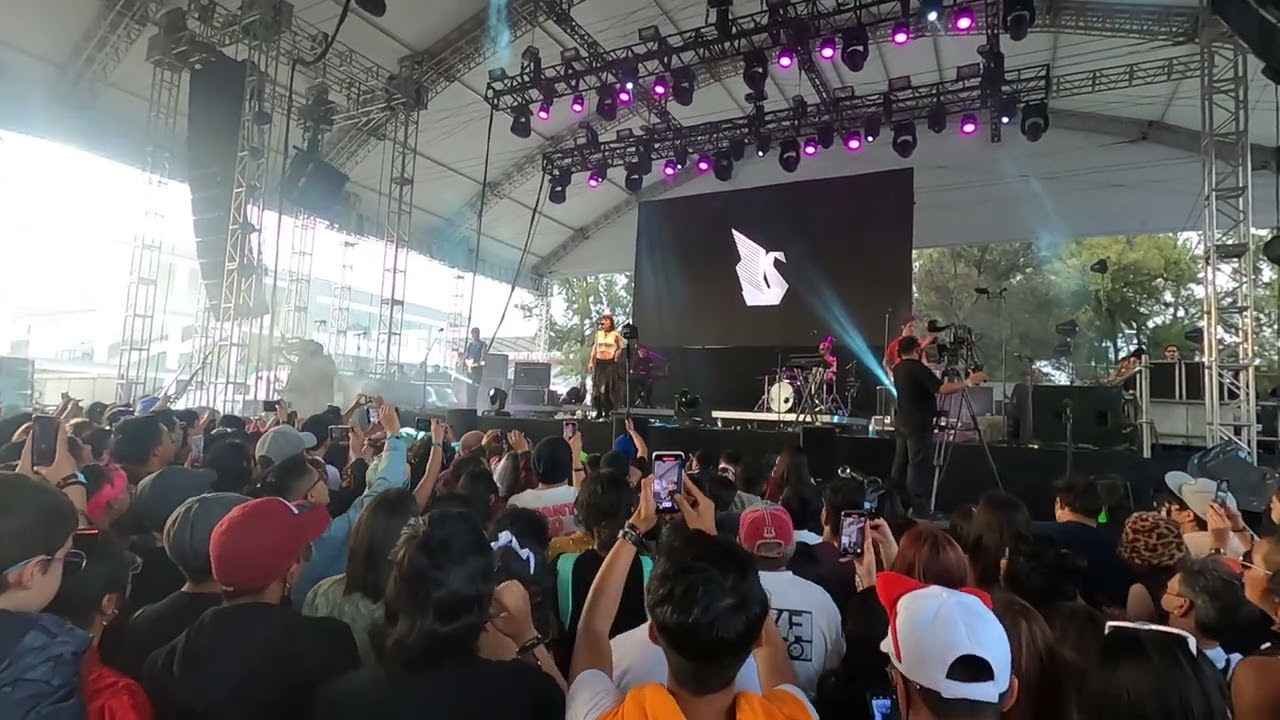 The Marías - Un Millón | Vive Latino 2020