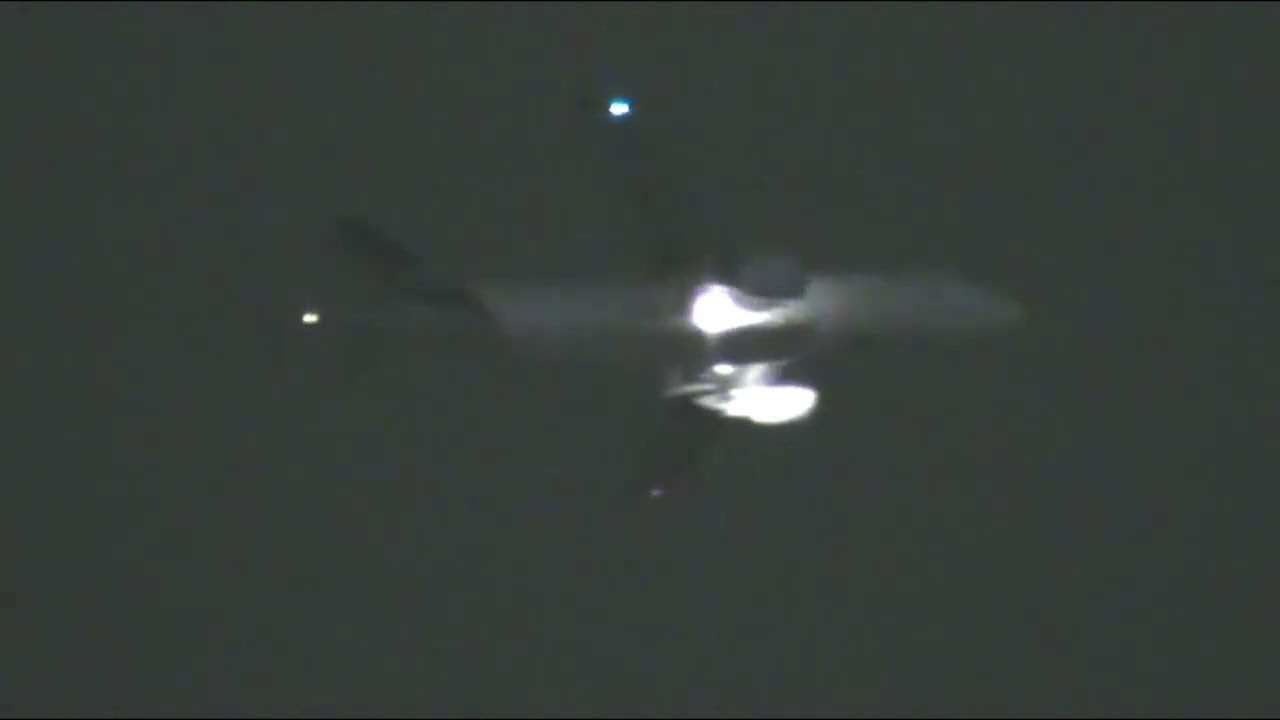 LATAM Airlines | A320-214 CC-BAY aproximación de noche a pista 35R de SCL