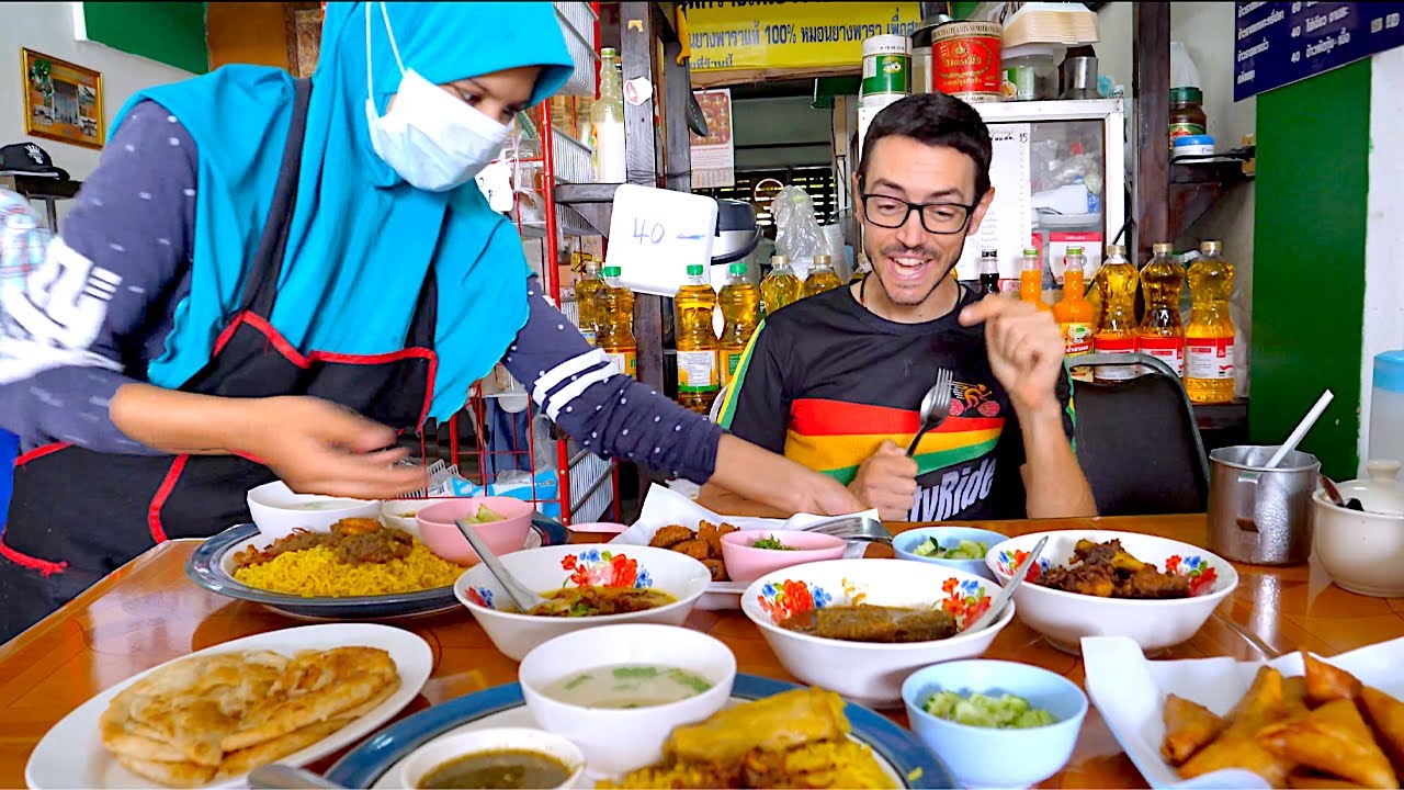 Halal Street Food in Chiang Mai ("Chicken That Can BEAT The Beef Price?! WOW") at Laila Biryani