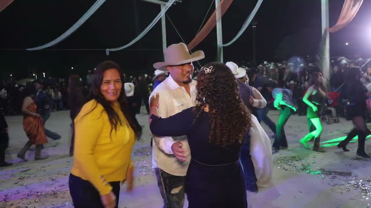 XIMENA Y FAUSTO, BAILE DEL BILLETE . ELLAS CON LA CHEVE EN LA CABEZA. SANTA MARÍA, DR. ARROYO, N.L.