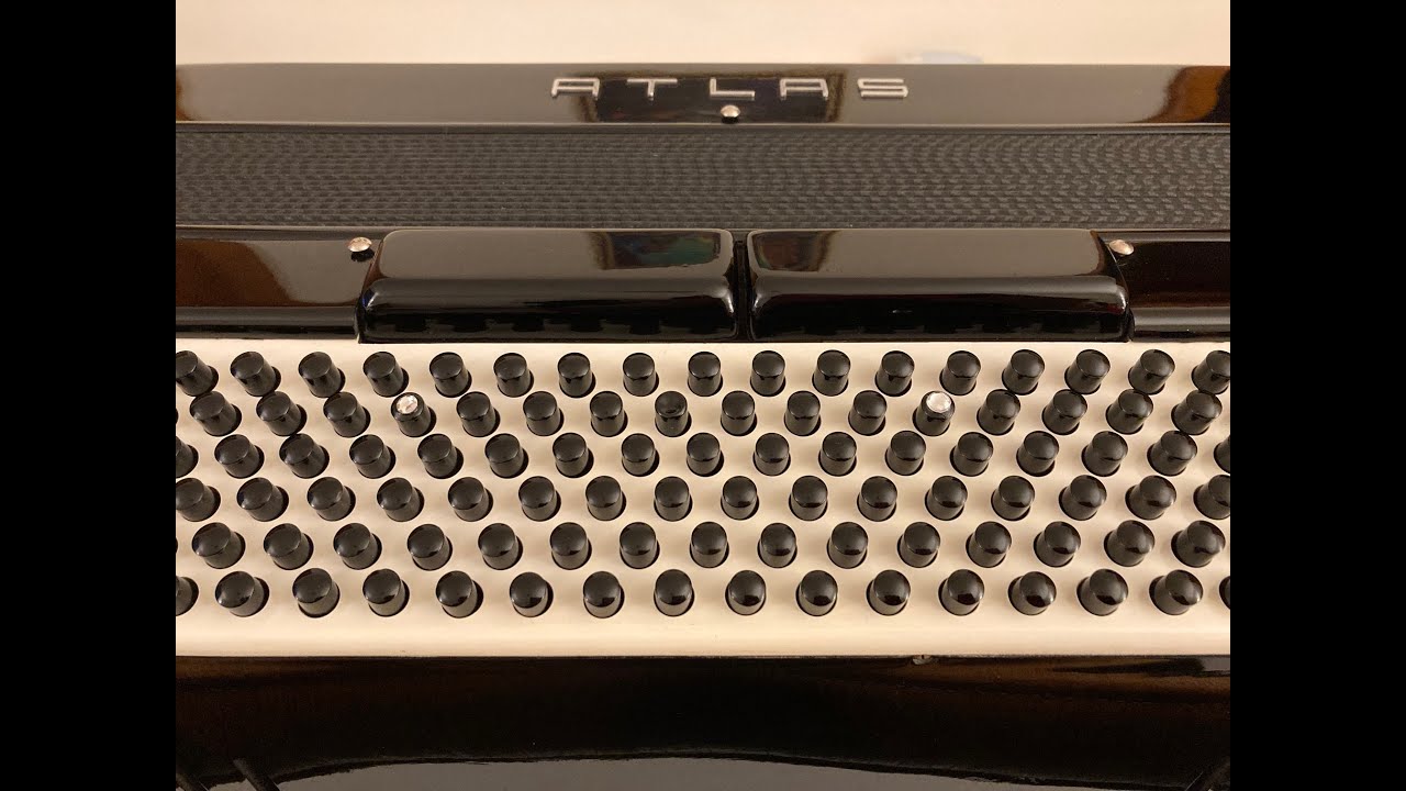 Stradella Bass Accordion: #2 Close-up Examples