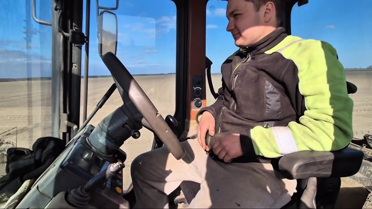 W TE ŚWIĘTA TO NUDA  NIE MA NIC CIEKAWEGO W TELEWIZJI, TYLKO ZNACHOR.