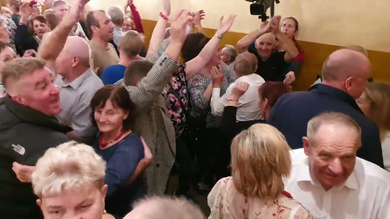 Hej a hej kawalerowie,Piotrek Bińkowski śpiewa piosenkę dla Was.