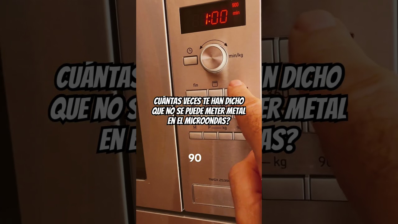 🚨Se puede meter metales en el microondas?Para que se mete una cuchara en el microondas?#Microondas￼