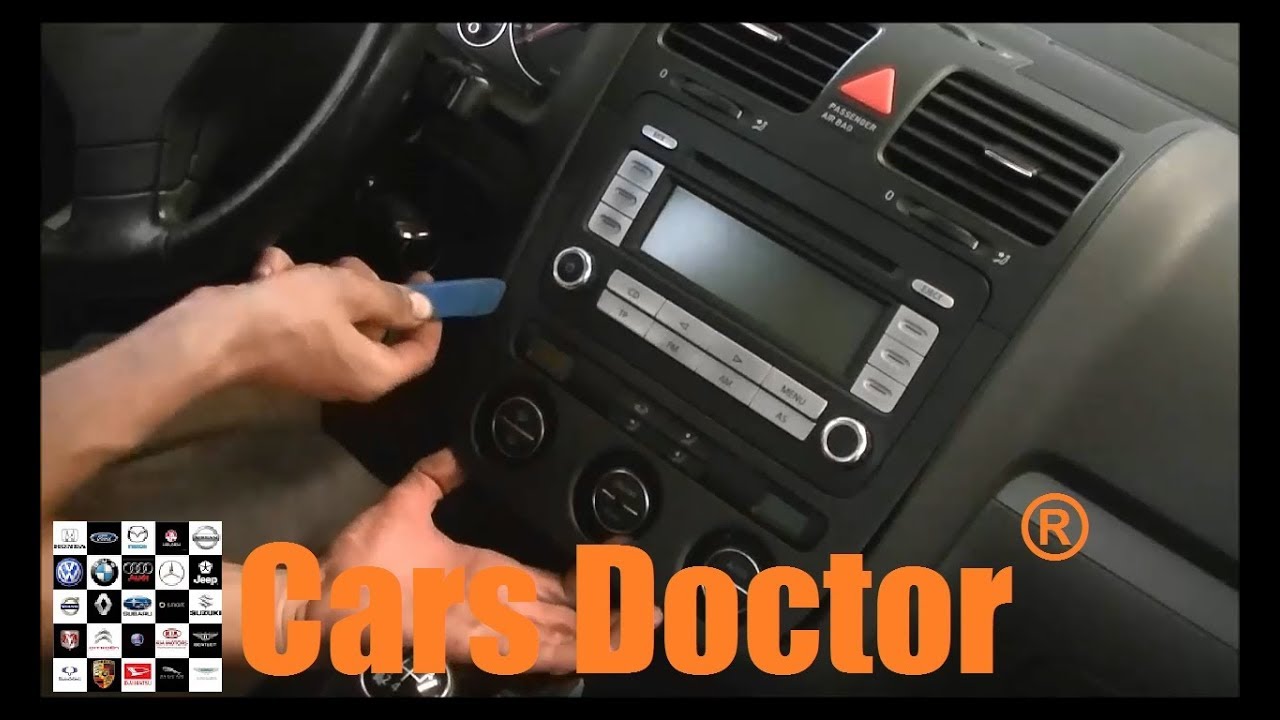 Cars Doctor® | Desmontaje de Frontal Radio Vw GOLF V 03-08