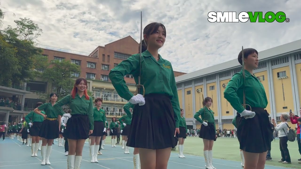 4K 🔥🔥🔥Wow~200位小綠綠快閃 全場嗨翻天？【玲玲微電影SmileVlog】#北一女校慶 #北一女 #北一女樂儀旗隊