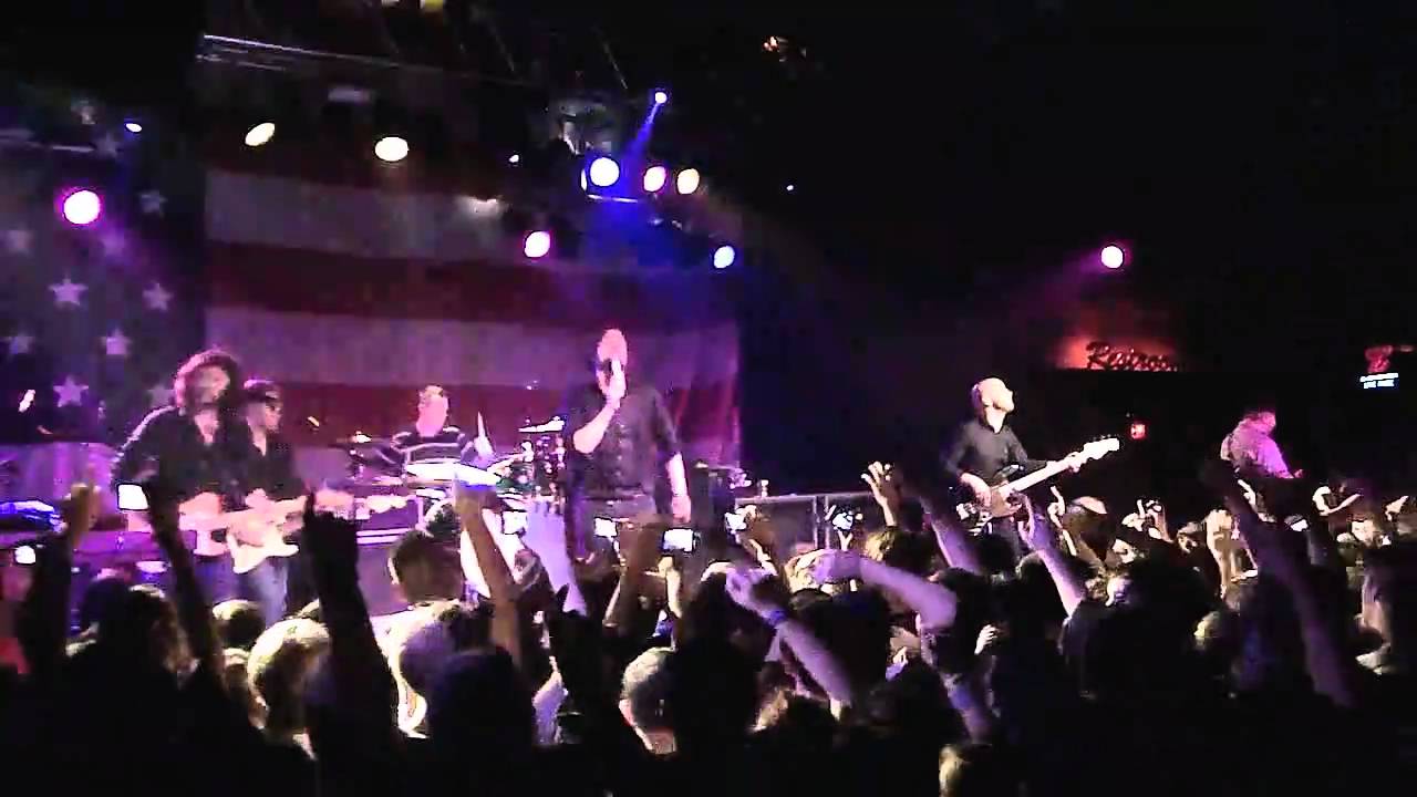 Taking Back Sunday - There's No 'I' In Team (LIVE HD)