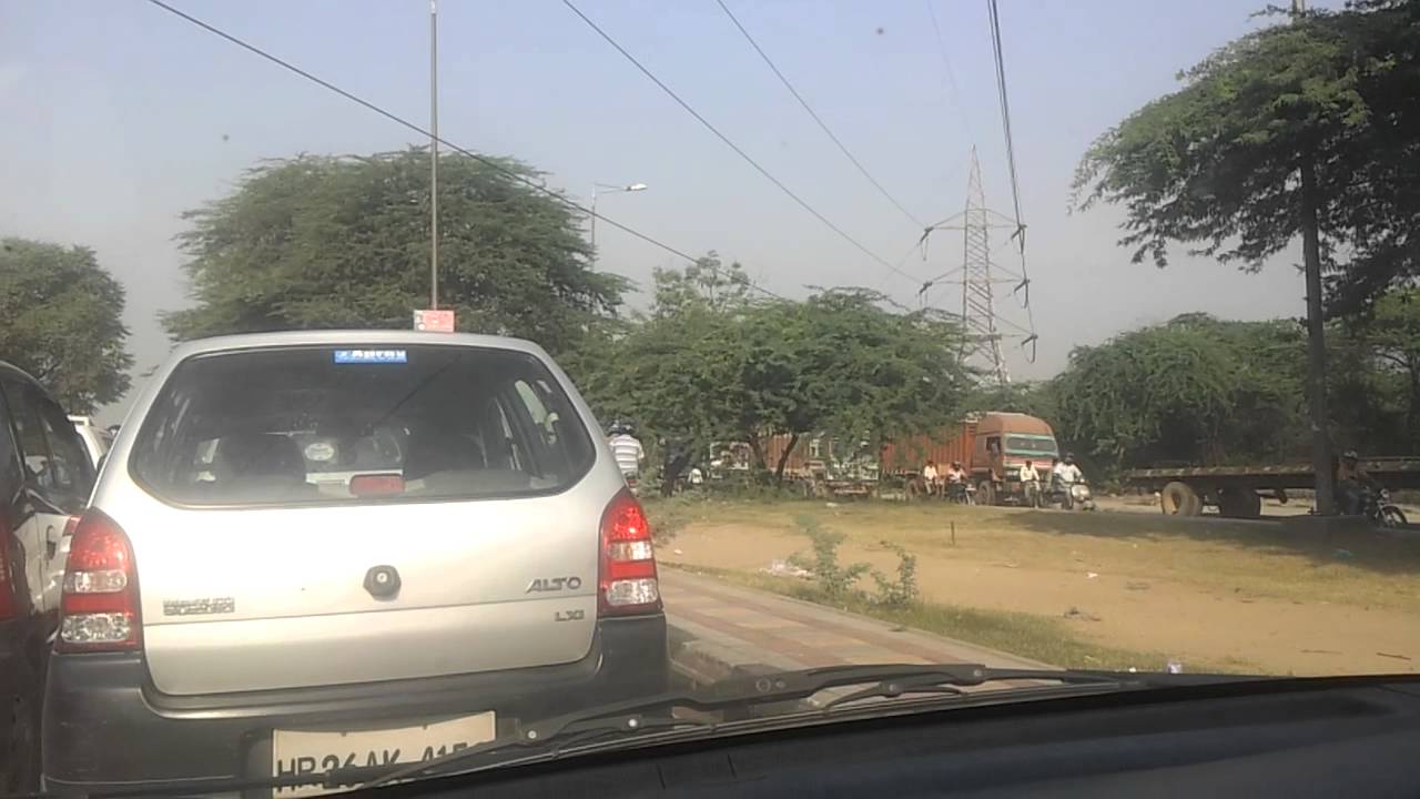 20121009 090009 Traffic Rule Violation New Delhi 2