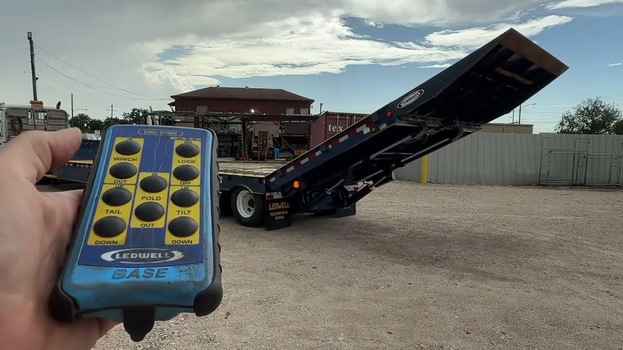 Ledwell 2017 Hydraulic Tail Equipment Trailer