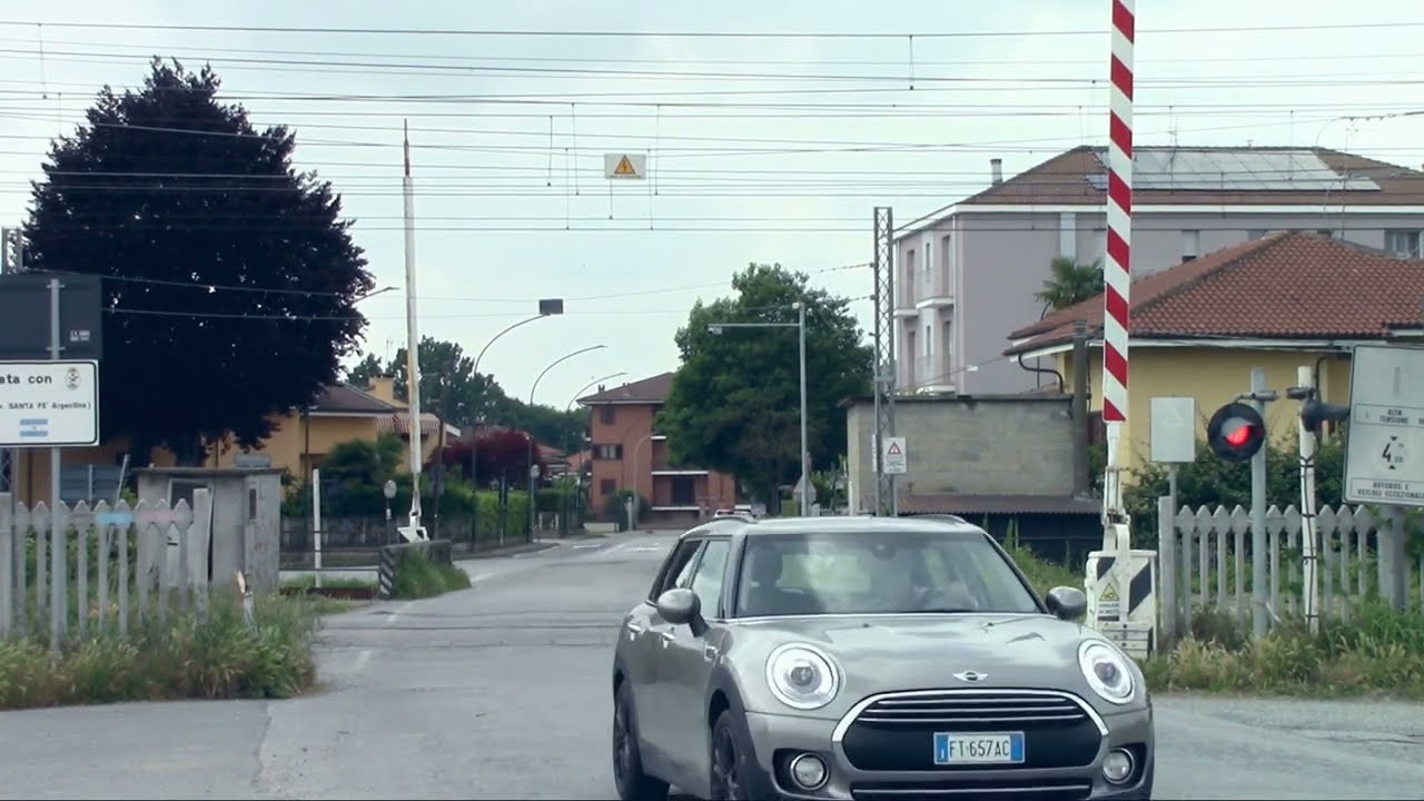 Cavallermaggiore (I) Passaggio a Livello // Level crossing //