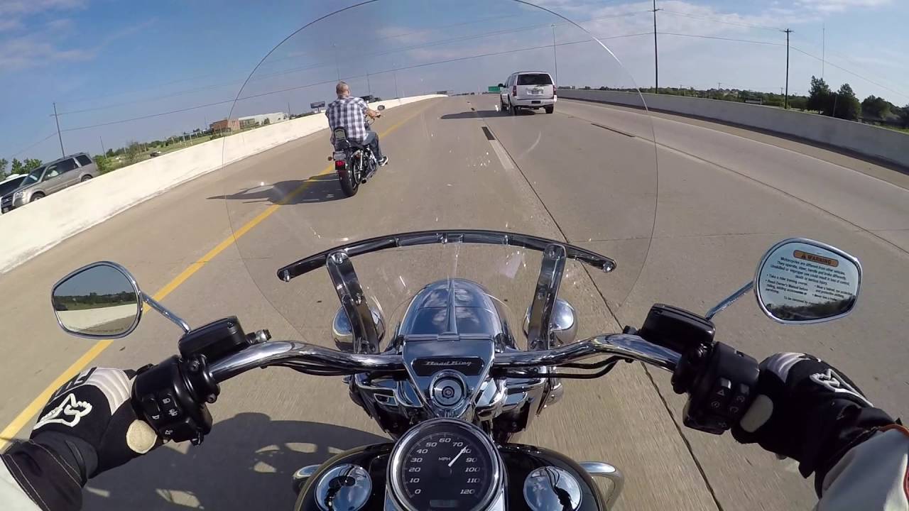 Rabid Hedgehog Reviews the 2017 Harley Road King