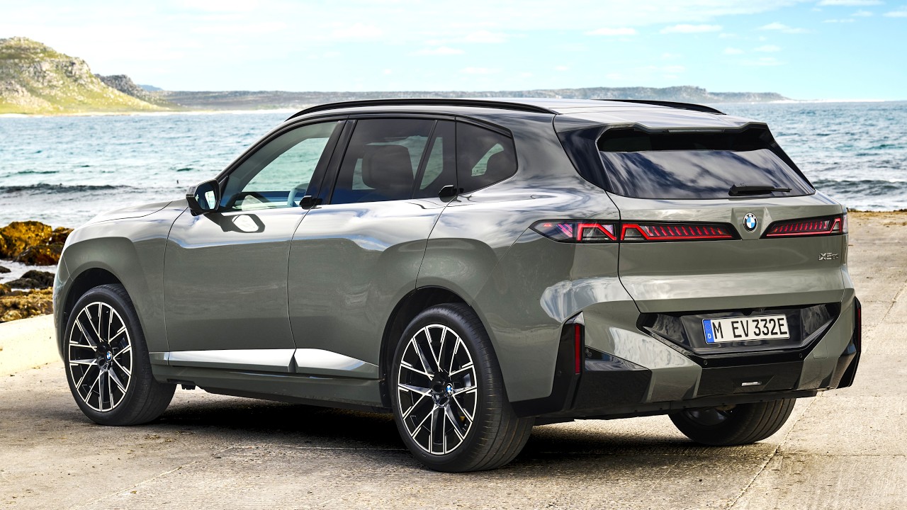 Интерьер и экстерьер нового премиального внедорожника BMW X5 2027 года.
