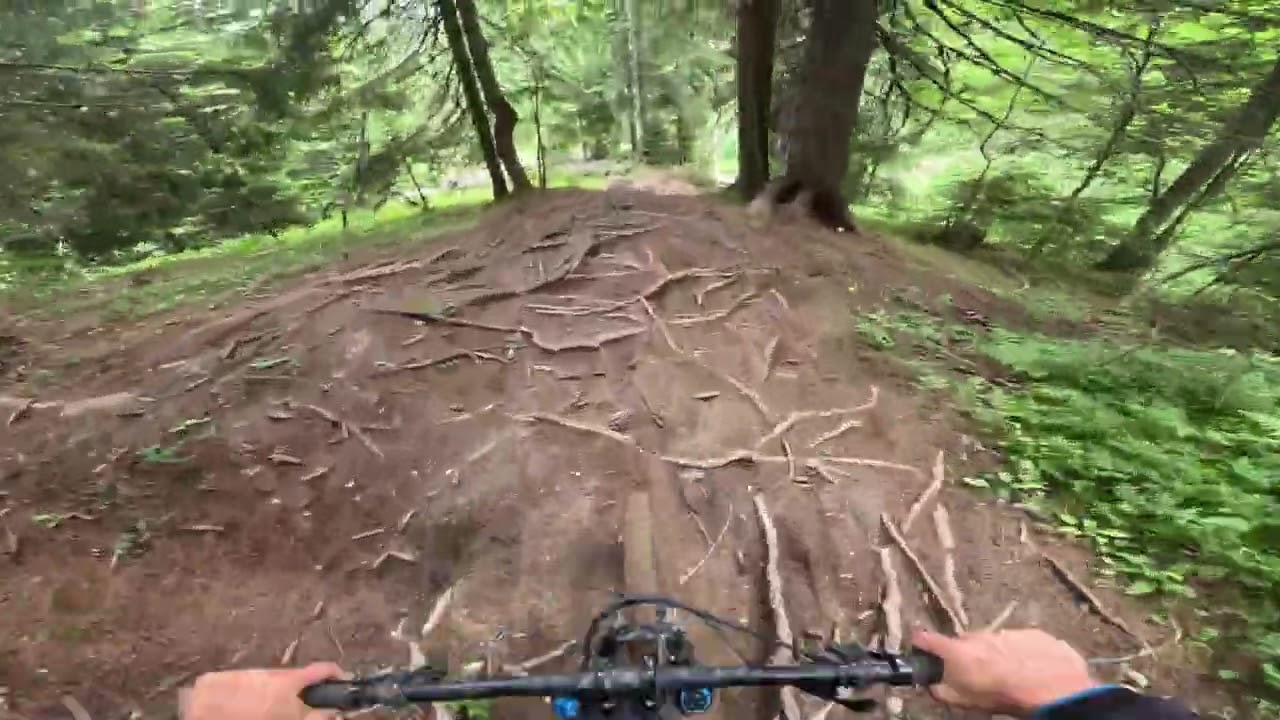Komatrautrail in Châtel Bikepark  🇫🇷 All Drops ⭐️ Wet Conditions 💦