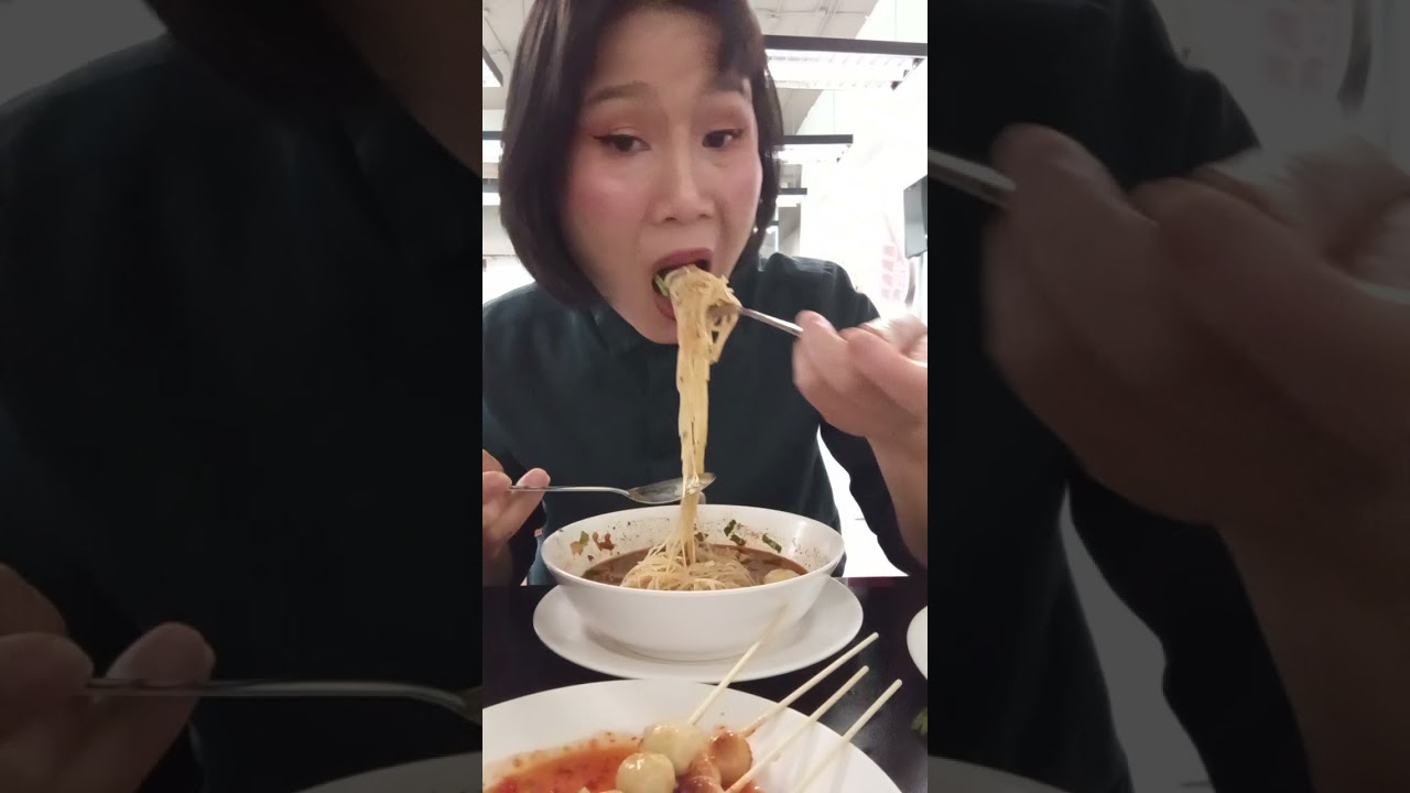 กินเตี้ยวหมุตุ่นน้ำตก..ลุกชิ้นหมุ