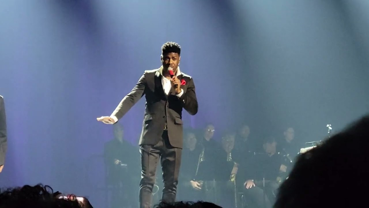 The Temptations sings 