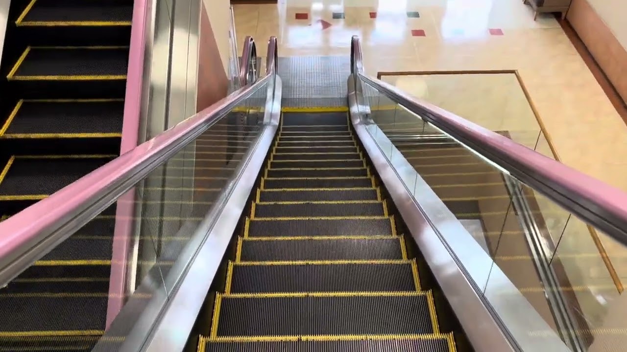 イオンスタイル東大阪のエスカレーター
