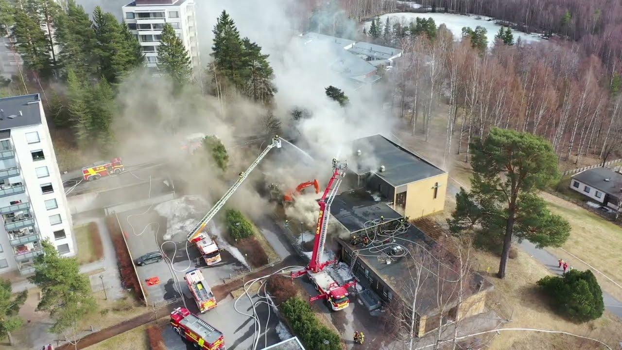 Kaukajärven seurakuntatalon tulipalo 20.4.2023 | 4K