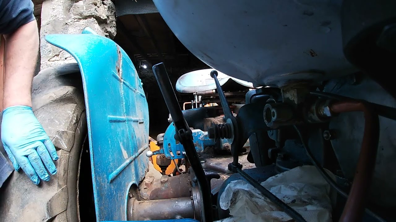 Repair to Fordson Major Diesel fuel tap and new filter.