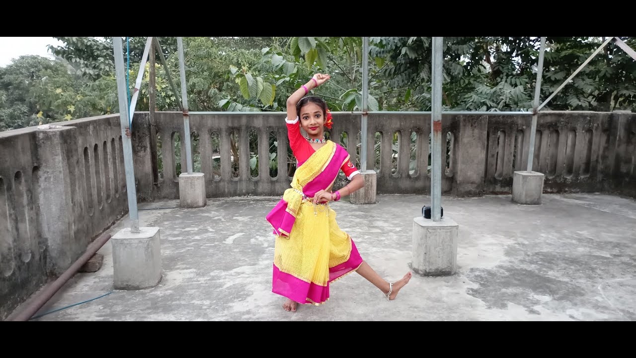 Aj Phagune Agun Lage | আজ ফাগুনে আগুন লাগে | Dance Cover | Folk Dance | @DanceYogShruti