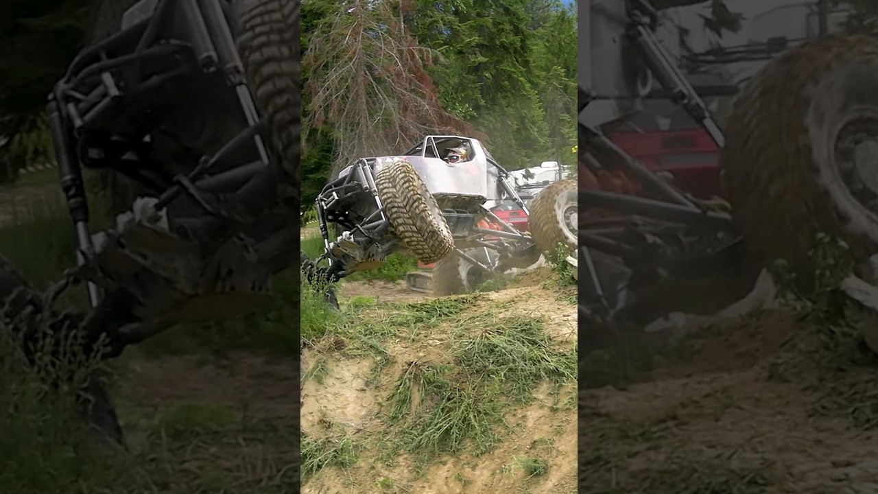 Triggered Buggy getting wild! 📷: Keller Kreations #4x4 #offroad #racing