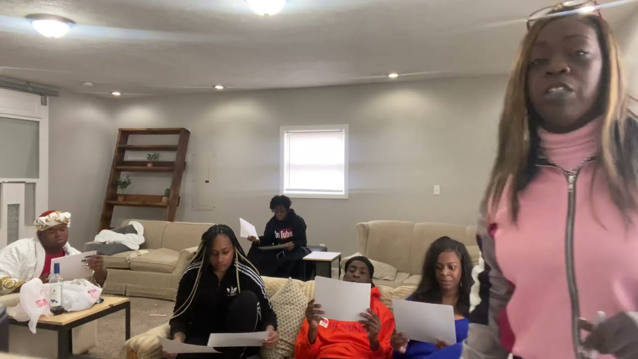 WELCOME BACK TO MICHIGAN MINI ROUNDTABLE (VLOGMAS DAY 4)