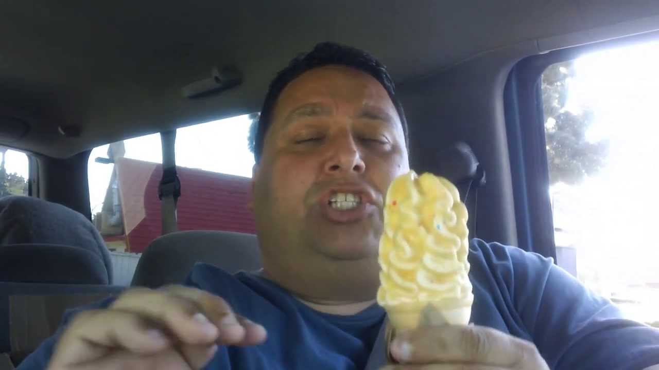 Wienerschnitzel's Cake Batter Dipped Cone REVIEW!!