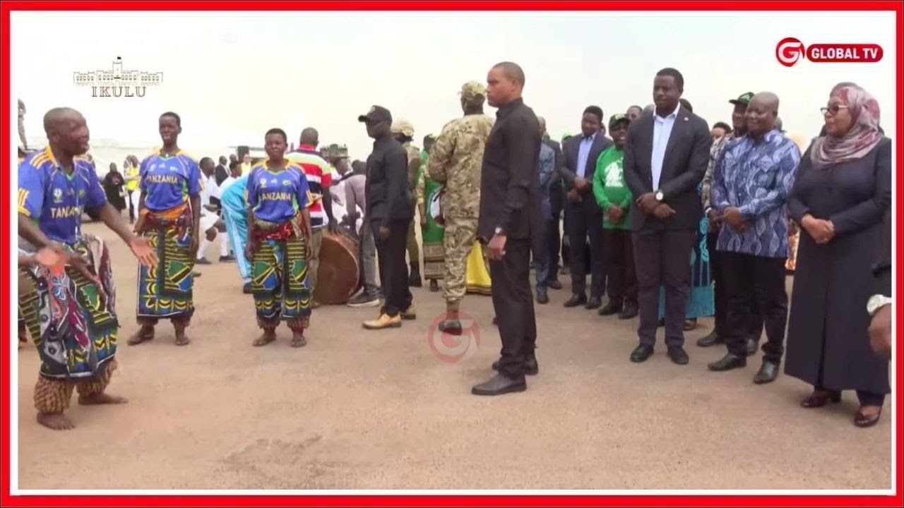 RAIS SAMIA ASIMAMA KUTAZAMA NGOMA za ASILI RUVUMA - AZUNGUKWA na WALINZI KILA KONA...