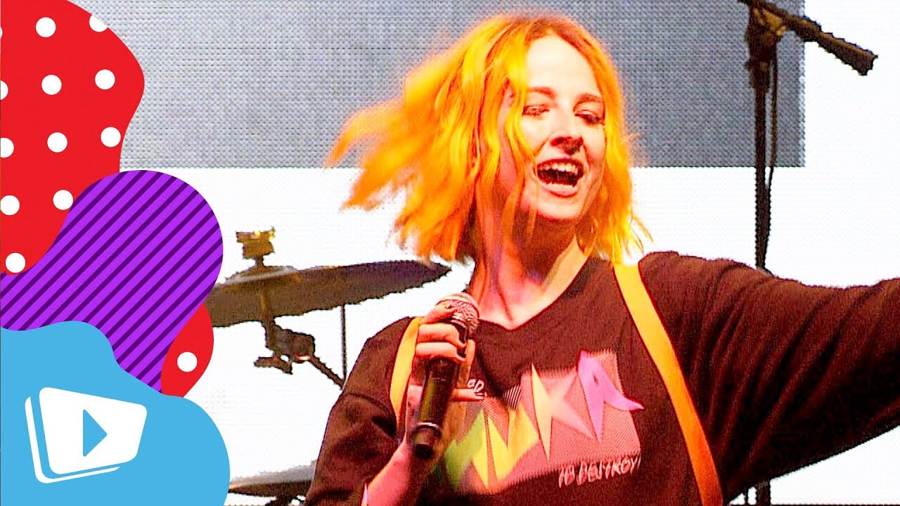 Tessa Violet Performs HER BOP 