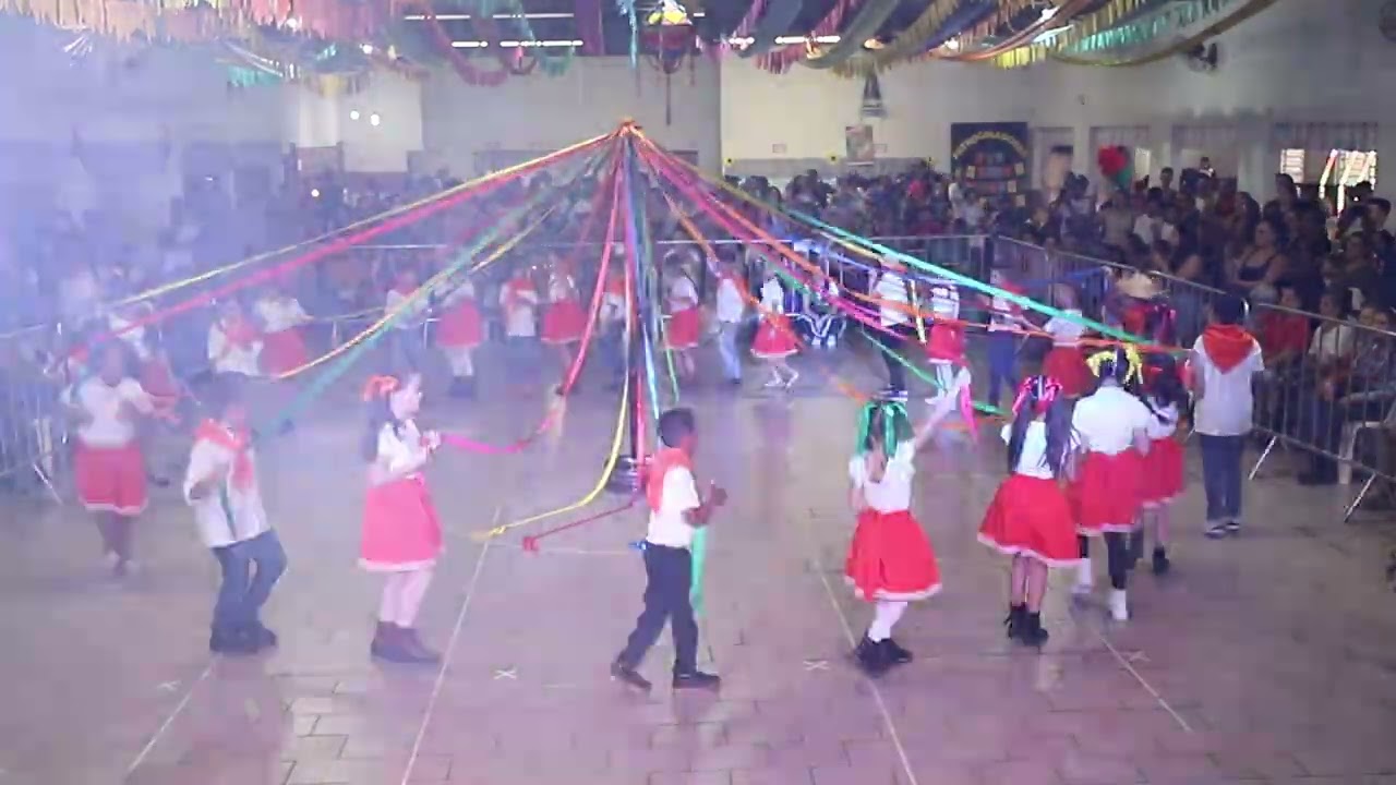 Dança do Pau de Fita